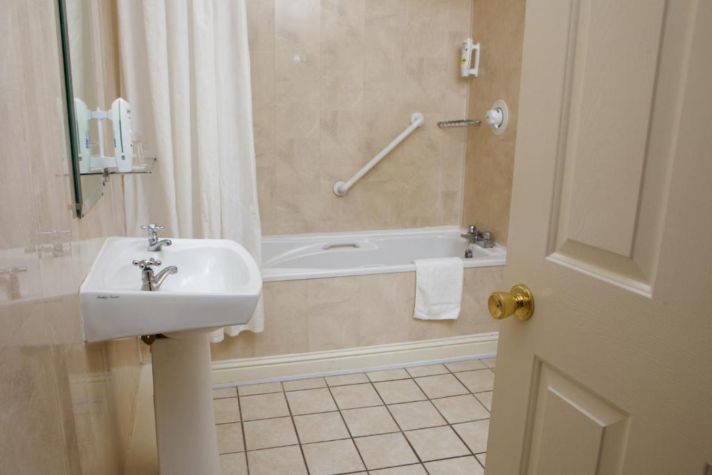 Leens Hotel Аббифил Номер фото